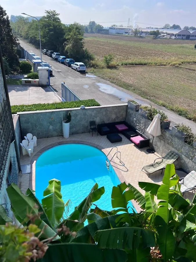 Fiera Milano Rho 5 Bed & Breakfast Bareggio